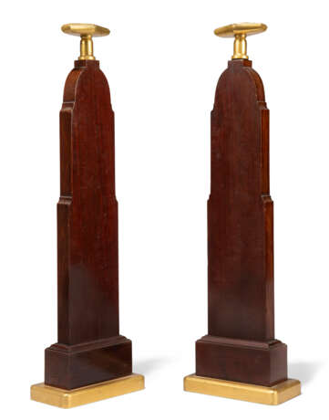 A PAIR OF EMPIRE-STYLE ORMOLU-MOUNTED MAHOGANY DOORSTOPS - фото 3