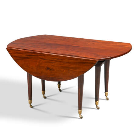 A LOUIS XVI MAHOGANY EXTENDING DINING-TABLE - photo 3