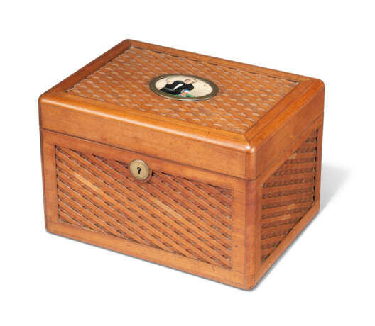 A FRENCH SMOKERS COMPENDIUM AND A SATINWOOD GLOVE BOX - фото 4