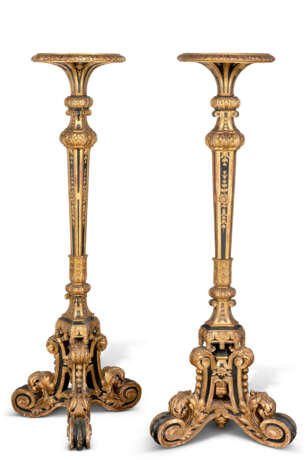 A PAIR OF NAPOLEON III GILTWOOD AND EBONISED TORCHERES - Foto 1