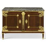 A LOUIS XVI ORMOLU-MOUNTED AND BRASS-INLAID AMARANTH AND EBONY COMMODE A VANTAUX - photo 7