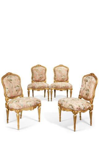 A SET OF FOUR LATE LOUIS XV GILTWOOD CHAISES - фото 1