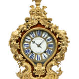 A LOUIS XV ORMOLU-MOUNTED KINGWOOD STRIKING BRACKET CLOCK - фото 1