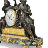 A DIRECTOIRE ORMOLU-MOUNTED PATINATED-BRONZE AND GREEN MARBLE MANTEL CLOCK - фото 2