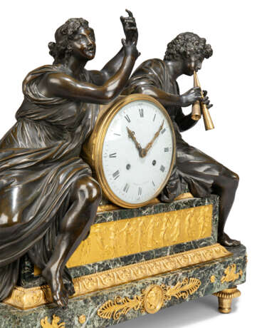 A DIRECTOIRE ORMOLU-MOUNTED PATINATED-BRONZE AND GREEN MARBLE MANTEL CLOCK - photo 3