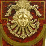 A LOUIS XIV ORMOLU AND BRASS-MOUNTED CHERRY AND TORTOISESHELL PEDESTAL - photo 2