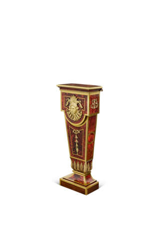 A LOUIS XIV ORMOLU AND BRASS-MOUNTED CHERRY AND TORTOISESHELL PEDESTAL - photo 3