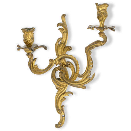 A PAIR OF LOUIS XV ORMOLU TWIN-BRANCH WALL-LIGHTS - фото 2