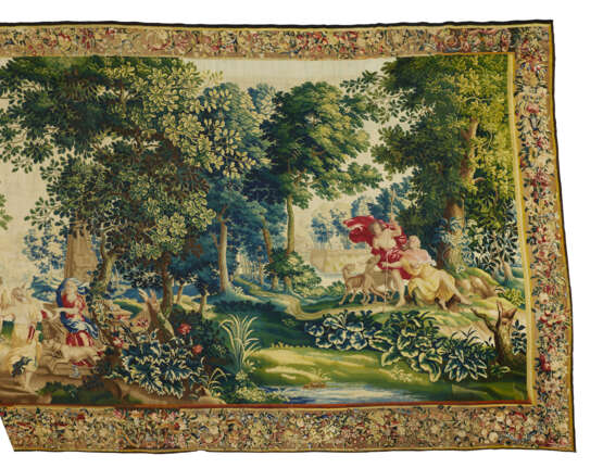 A BRUSSELS MYTHOLOGICAL TAPESTRY - photo 2