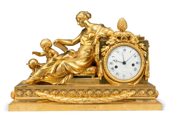 A LOUIS XVI ORMOLU MANTEL CLOCK "A LA GEOFFRIN" - photo 1