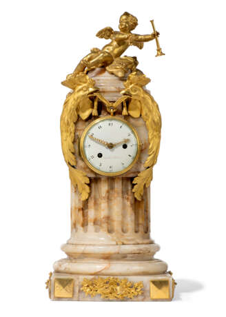 A LOUIS XVI ORMOLU AND ALABASTER MANTEL CLOCK - фото 1