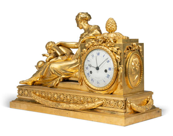 A LOUIS XVI ORMOLU MANTEL CLOCK "A LA GEOFFRIN" - фото 3