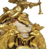 A LOUIS XVI ORMOLU AND ALABASTER MANTEL CLOCK - photo 4