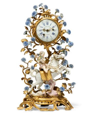 A LOUIS XV MEISSEN AND FRENCH PORCELAIN AND ORMOLU MANTEL CLOCK - photo 1