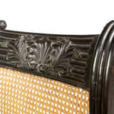 A PAIR OF ANGLO-INDIAN EBONY AND CANED ARMCHAIRS - Foto 4