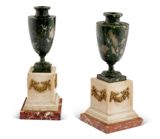 A PAIR OF ITALIAN ORMOLU-MOUNTED VERDE ANTICO AND WHITE MARBLE VASES - фото 1