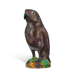 A CHINESE EXPORT PORCELAIN MODEL OF A HAWK