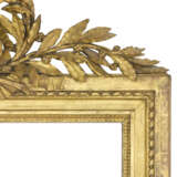 A LOUIS XVI GILTWOOD MIRROR - фото 3