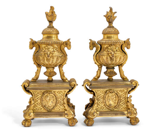 A PAIR OF LOUIS XIV ORMOLU CHENETS - photo 1