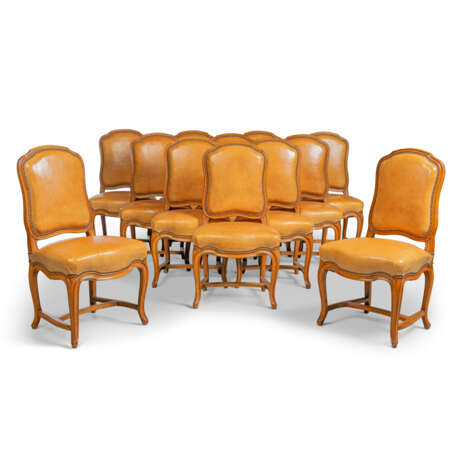 A SUITE OF TWELVE LOUIS-XV STYLE BEECH DINING-CHAIRS - фото 1