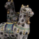 A SMALL PAIR OF CLOISONNE ENAMEL HORSES - фото 5