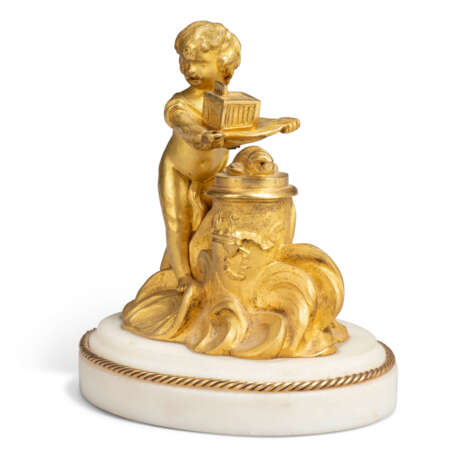 A LOUIS XVI ORMOLU AND WHITE MARBLE PRESSE-PAPIER - фото 3