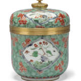 A REGENCE-STYLE ORMOLU-MOUNTED CHINESE FAMILLE VERTE PORCELAIN JAR AND COVER - photo 2