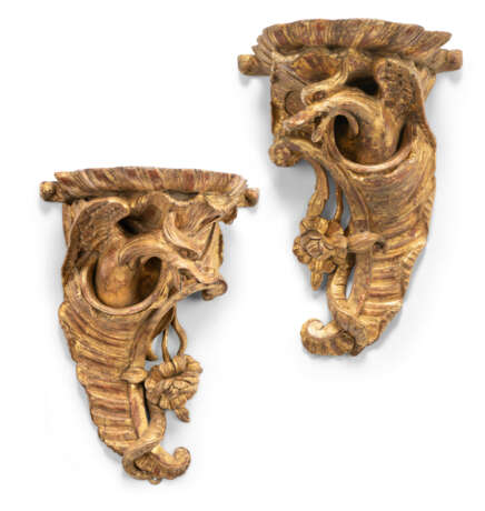 A PAIR OF ROCOCO GILTWOOD BRACKETS - Foto 1