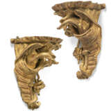 A PAIR OF ROCOCO GILTWOOD BRACKETS - фото 4