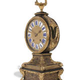 A LOUIS XIV ORMOLU-MOUNTED BRASS AND TORTOISESHELL-INLAID `BOULLE` MARQUETRY AND EBONY CLOCK - photo 2