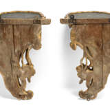 A PAIR OF ROCOCO GILTWOOD BRACKETS - Foto 7