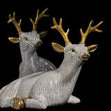 A PAIR OF CLOISONNE ENAMEL MODELS OF DEER - Foto 5