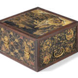 A JAPANESE BLACK AND GOLD LACQUER BOX - photo 2