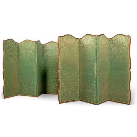 A NEAR PAIR OF LOUIS XV BEECH FOUR-FOLD SCREENS - фото 1