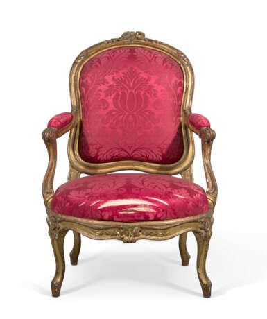 A LOUIS XV GILTWOOD FAUTEUIL - фото 6