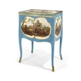 A LOUIS XV ORMOLU-MOUNTED VERNIS MARTIN AND BLUE-PAINTED TABLE DE COIFFEUSE - Foto 1