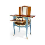 A LOUIS XV ORMOLU-MOUNTED VERNIS MARTIN AND BLUE-PAINTED TABLE DE COIFFEUSE - photo 5