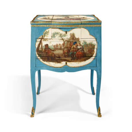 A LOUIS XV ORMOLU-MOUNTED VERNIS MARTIN AND BLUE-PAINTED TABLE DE COIFFEUSE - photo 7