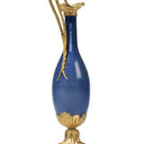 A FRENCH ORMOLU-MOUNTED CHINESE PORCELAIN VASE - Foto 3