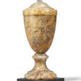 A NORTH EUROPEAN NEOCLASSICAL PORPHYRY TAZZA - Foto 2