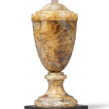 A NORTH EUROPEAN NEOCLASSICAL PORPHYRY TAZZA - Foto 4