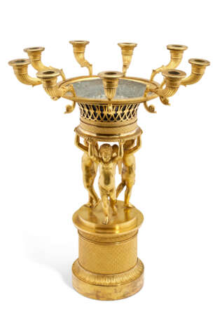 A CHARLES X ORMOLU NINE-LIGHT CANDELABRUM - Foto 1