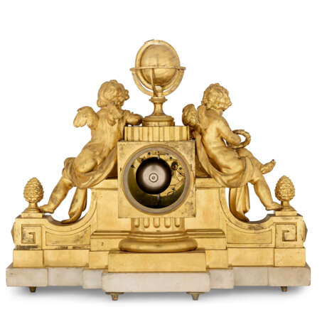 A LATE LOUIS XV ORMOLU MANTEL CLOCK - Foto 4