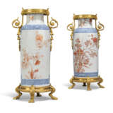 A PAIR OF LATE LOUIS XVI ORMOLU-MOUNTED CHINESE IMARI PORCELAIN VASES - photo 3