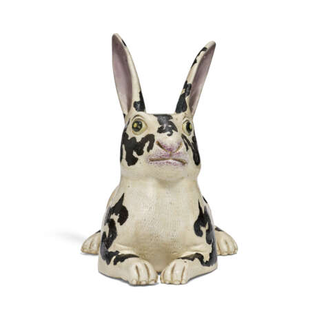 A CHINESE EXPORT MODEL OF A SPOTTED RABBIT - Foto 4