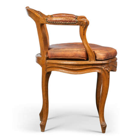 A LOUIS XV BEECH MUSICIAN`S CHAIR - photo 3