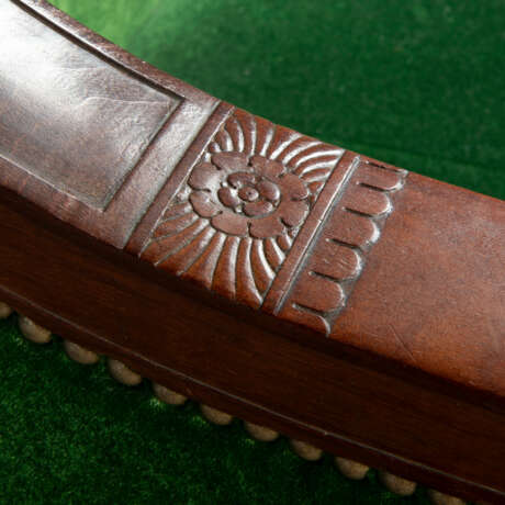 A PAIR OF EMPIRE MAHOGANY CANAPES - photo 6