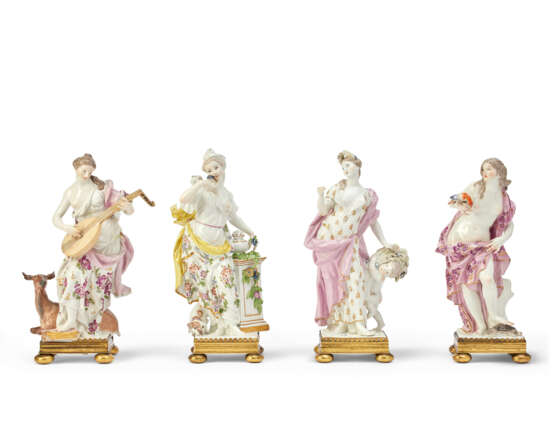 A SET OF FOUR ORMOLU-MOUNTED MEISSEN PORCELAIN ALLEGORICAL FIGURES - Foto 1