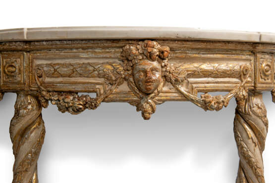 A PAIR OF ITALIAN WHITE-PAINTED AND PARCEL-GILT CONSOLES - фото 6