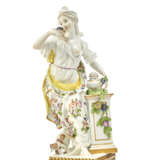 A SET OF FOUR ORMOLU-MOUNTED MEISSEN PORCELAIN ALLEGORICAL FIGURES - Foto 5